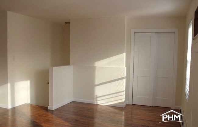 Photo - 673 Ashford St Unit 2