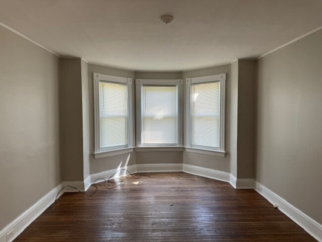 Building Photo - 8-10 Grove St Unit 10 Grove St Rental
