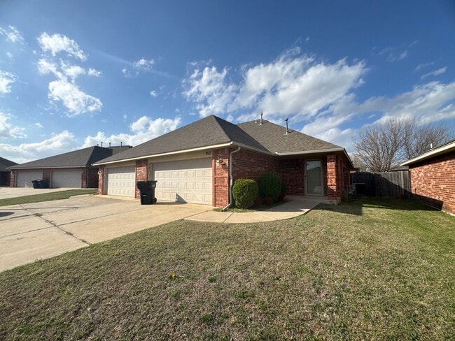 Photo - Great duplex for rent in Moore!