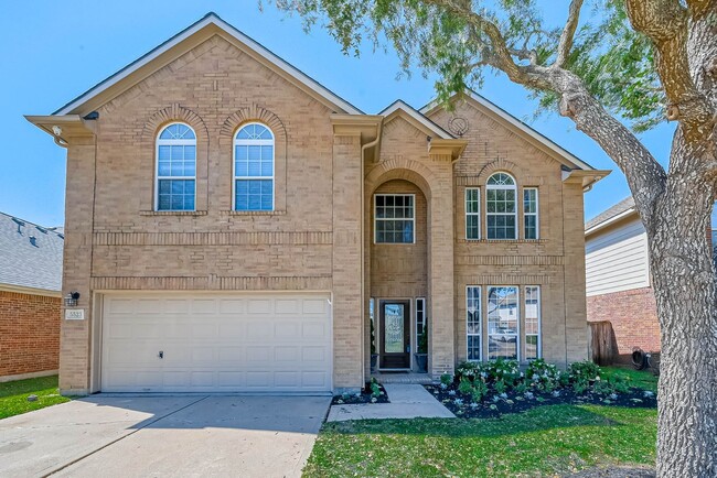 Two-story, 4BD/2.5BR renovated home in Fie... - Two-story, 4BD/2.5BR renovated home in Fie...