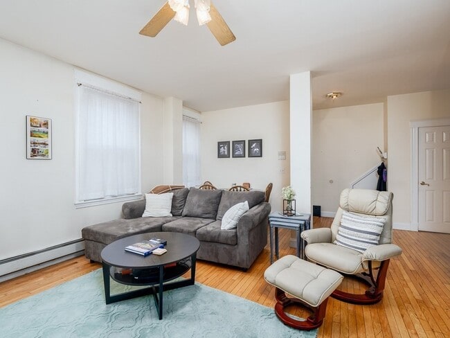 Photo - 546 E 8th St