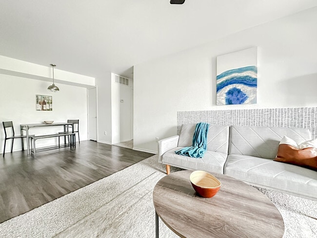 Photo - 1071 Clayton Ln Unit SI ID1256858P