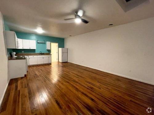 Building Photo - 29 W Main St Rental