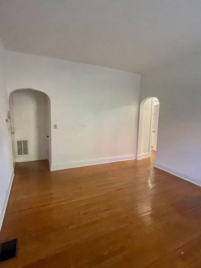 Photo - Charming 1 Bedroom, 1 Bathroom Courtyard Apartment in Downtown Savannah Unidad 312 East Liberty Apt