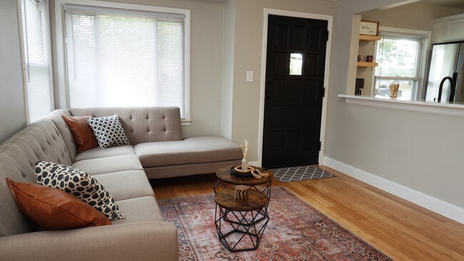 Photo - 3303 Normandy Rd