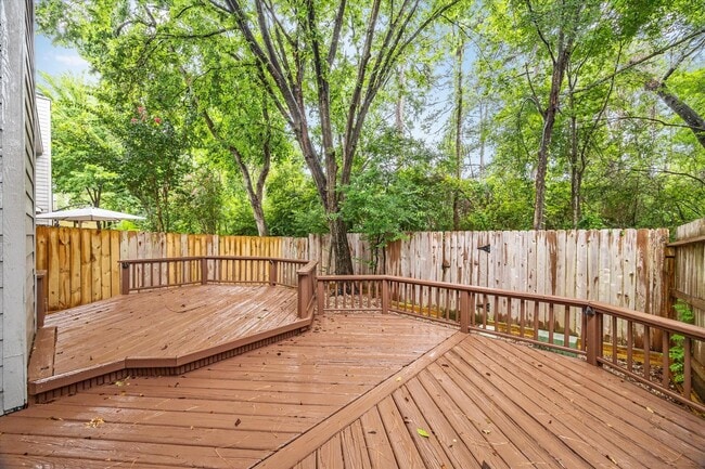 Photo - 227 Blushwood Pl