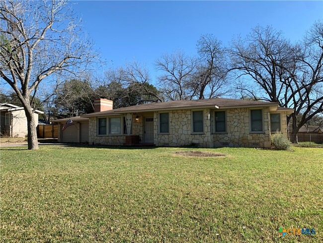 Building Photo - 564 Laurel Ln