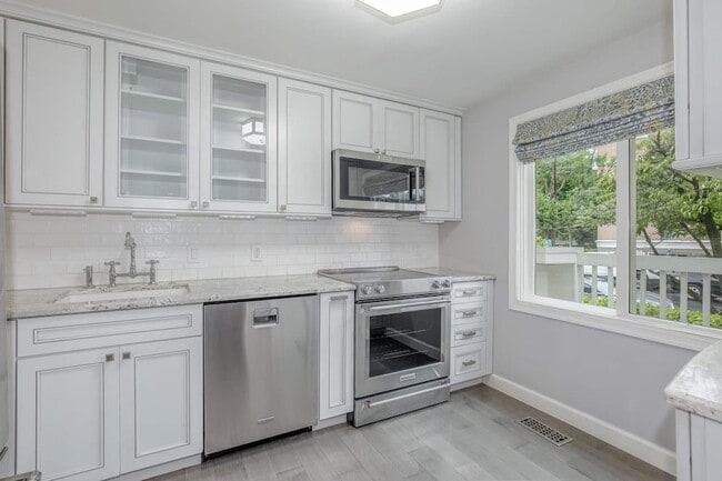 Photo - 935 S Taylor St