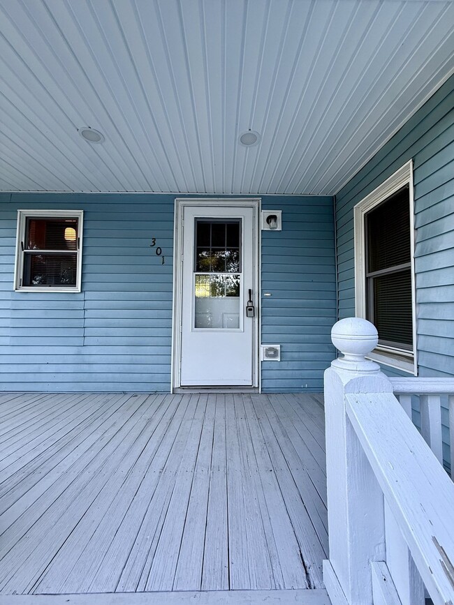Photo - 301 Central St