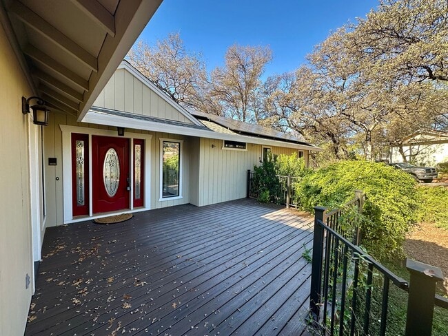 Photo - Beautiful 4-Bedroom Home with Stunning Vie...