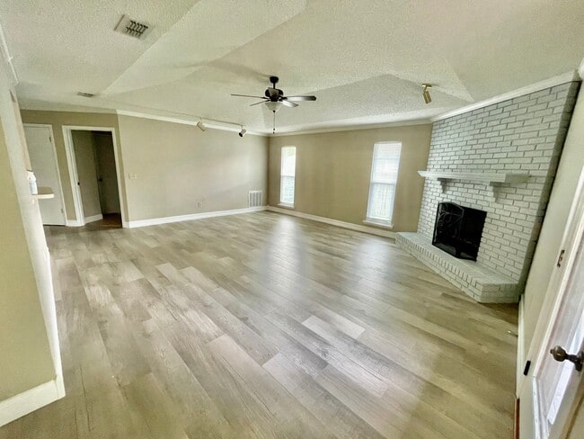 Photo - 10439 Inverness Dr