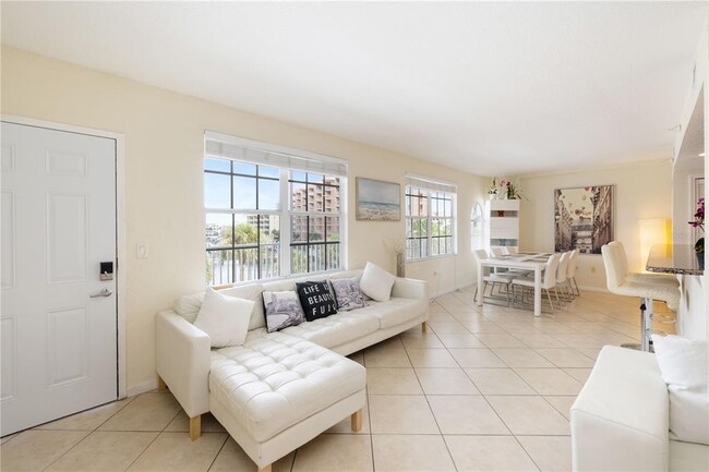 Photo - 445 HAMDEN Dr Condo Unit 302