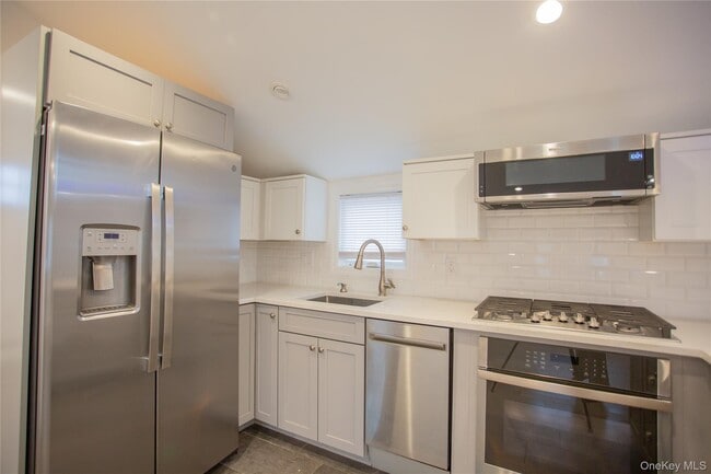 Photo - 105 Pacific Blvd