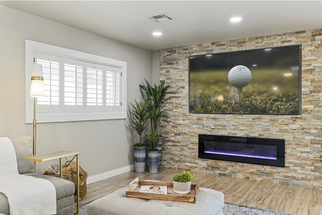 Photo - 4825 N 82nd St