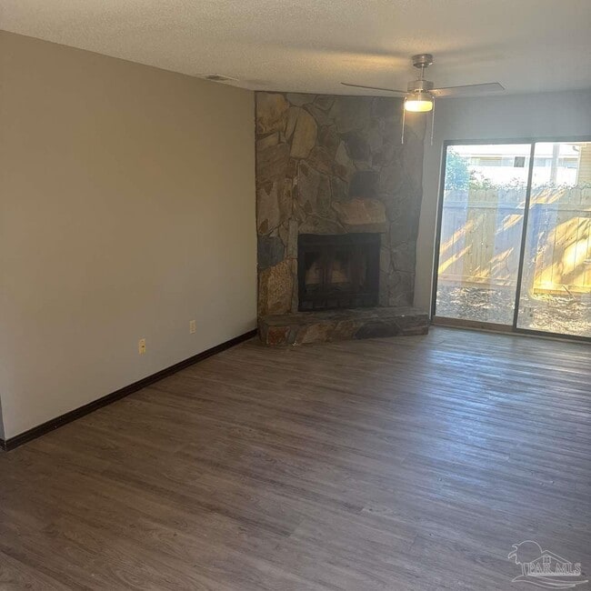 Photo - 455 Stara Cir