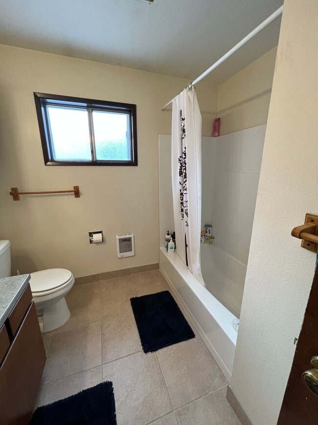 Photo - APPLICATION PENDING - 3 Bedroom, 1 Bath Ho...