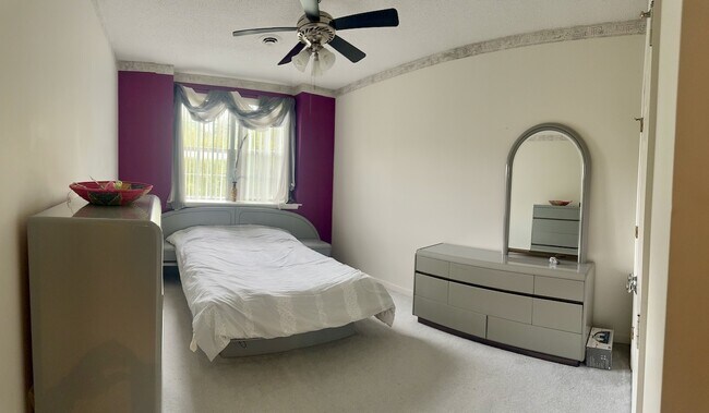 Photo - 8900 Duchess Way