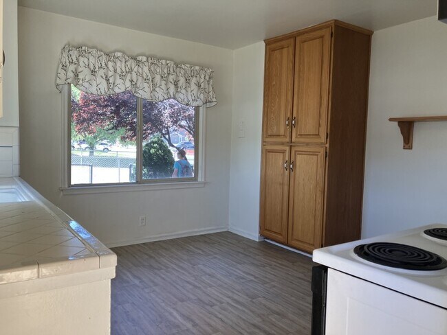 Photo - 2815 S Kenwood St Unit 1
