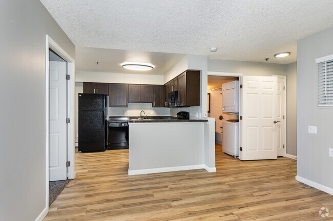 Building Photo - Albion Court Apartments