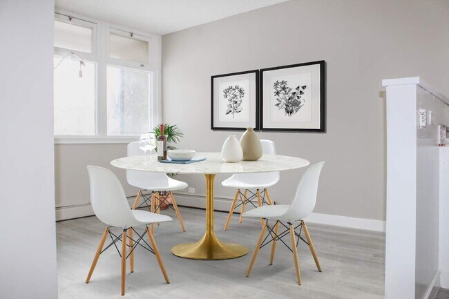 Photo - Virginian Arms