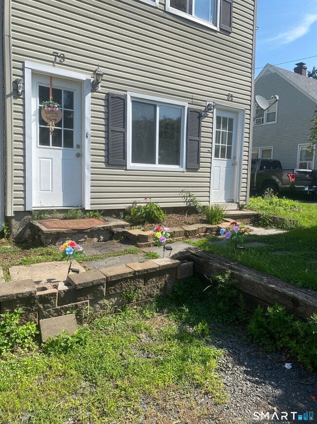 Photo - 81 Woodford Ave Ext Unit 1
