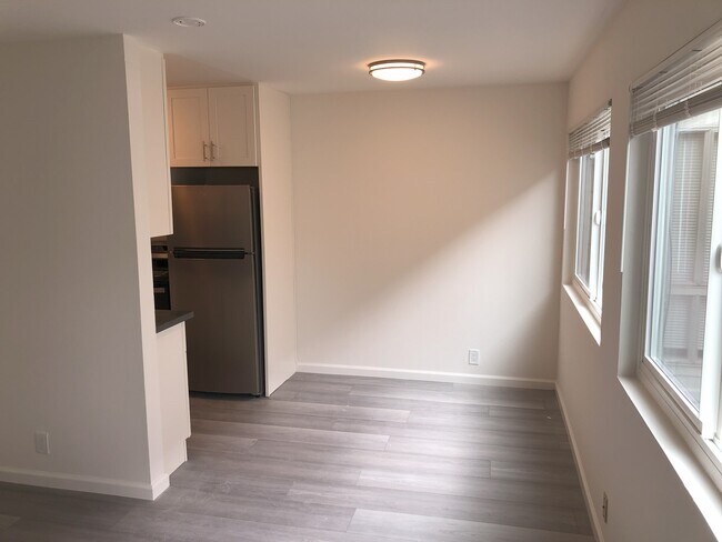 dining room - 565 8th Ave