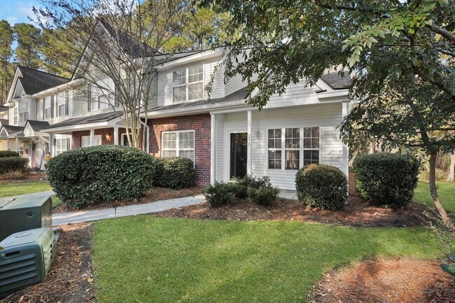 Photo - 230 North Cir