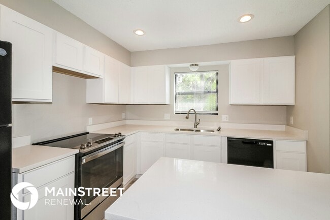 Photo - 705 Waterview Rd