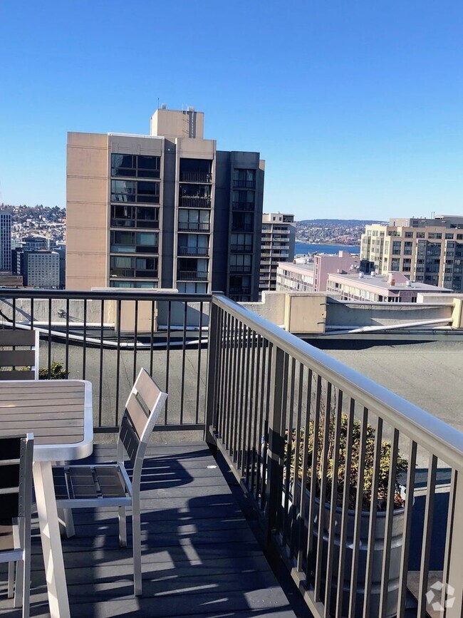 Building Photo - Decatur Condominiums - First Hill Unit 502