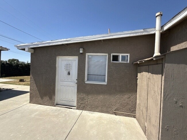 Building Photo - 14823 Longworth Ave