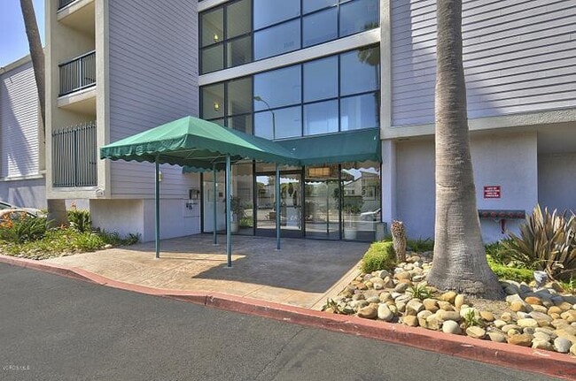 Entrance to 2901 - 2901 Peninsula Rd Unit 131