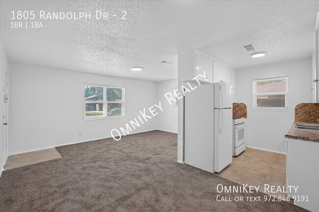 Building Photo - 1805 Randolph Dr Unit 2
