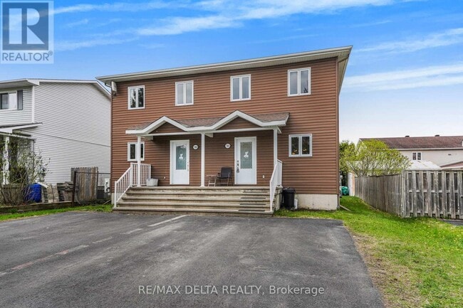 Photo - 786 Lawrence St