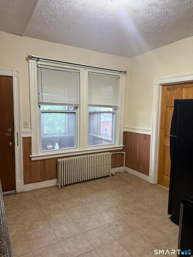 Photo - 48-50-50 Bliss St Unit 3rd Flr. East