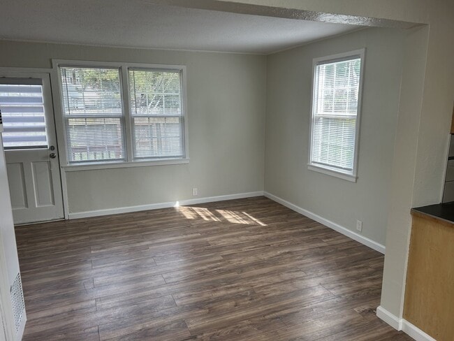 Photo - Lovely Two Story 3 Bedroom Unit