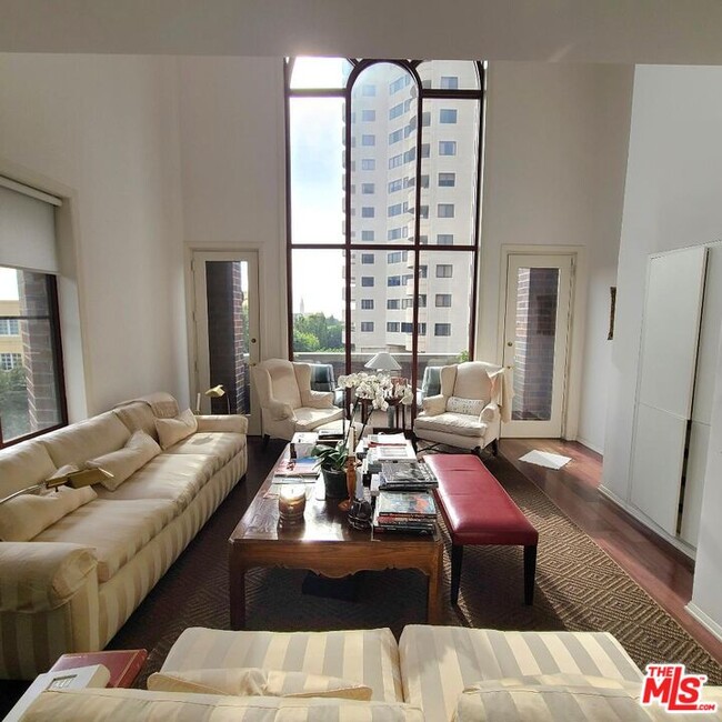 Photo - 10550 Wilshire Blvd Condo Unit 305