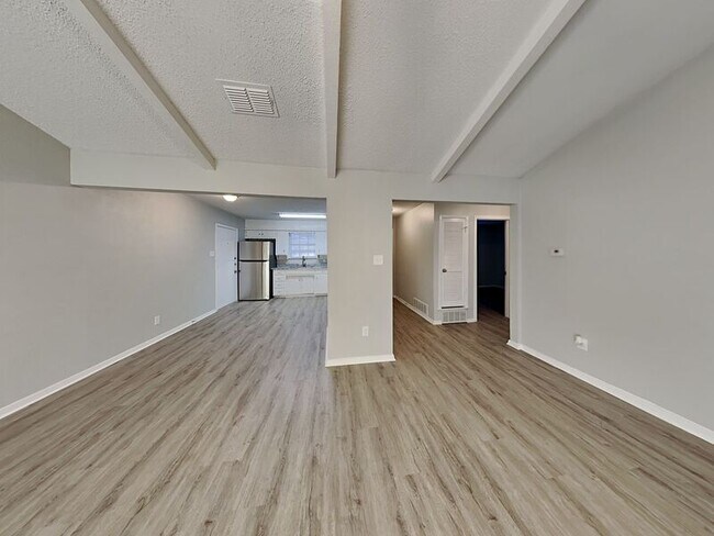 Photo - 617 NW Sandra Ln