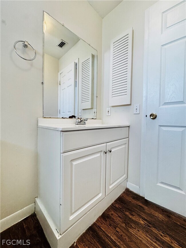 Photo - 19045 Holly Rd