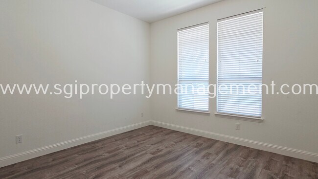 7703 Coronado Dr