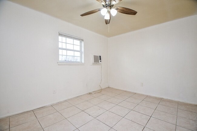 Photo - 3707 Seabrook St Unit 3