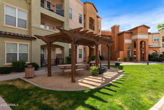 Photo - 14575 W Mountain View Blvd Unidad 10308