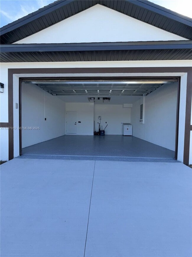 Photo - 8033 Oakleaf Cir