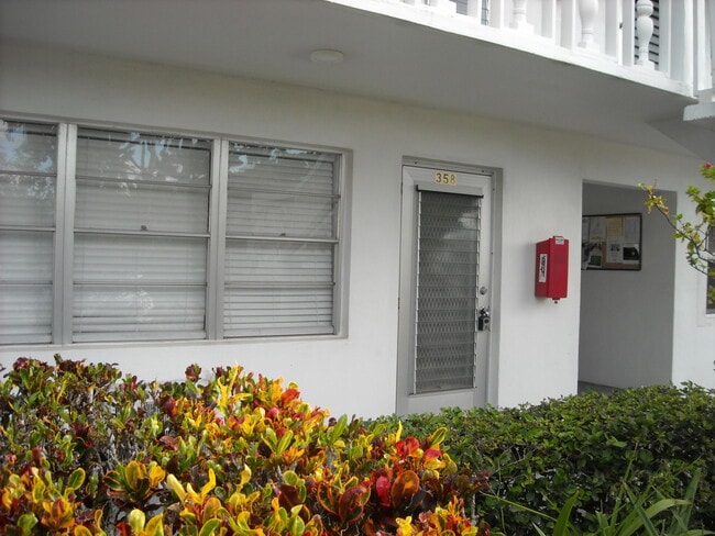 Photo - 358 Chatham R