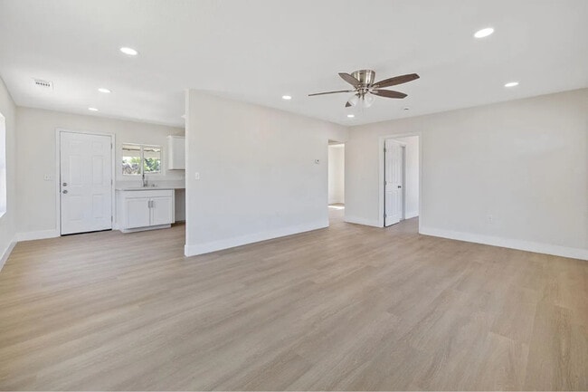 Photo - 1717 N Brooks Ave