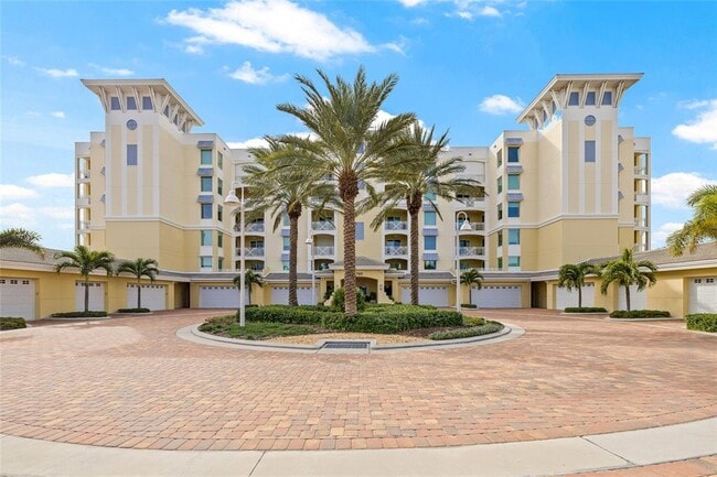 Building Photo - 795 Collany Rd Unit 205