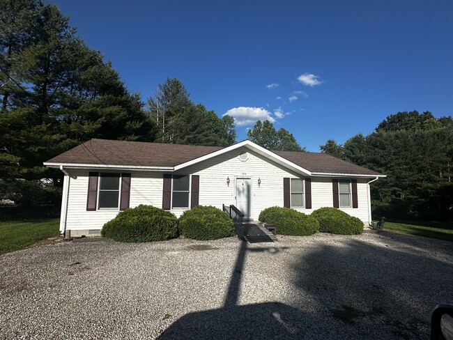 Building Photo - 106 Sharon Dr