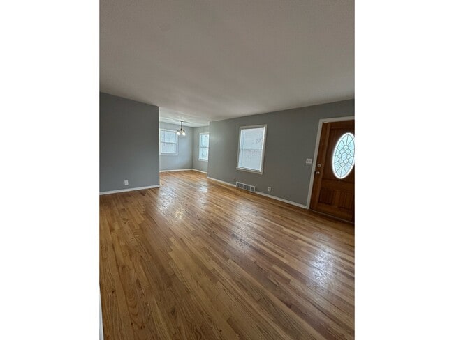 Photo - 7727 Izard St