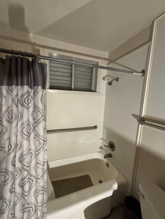 Building Photo - 928 Main St Unit 922