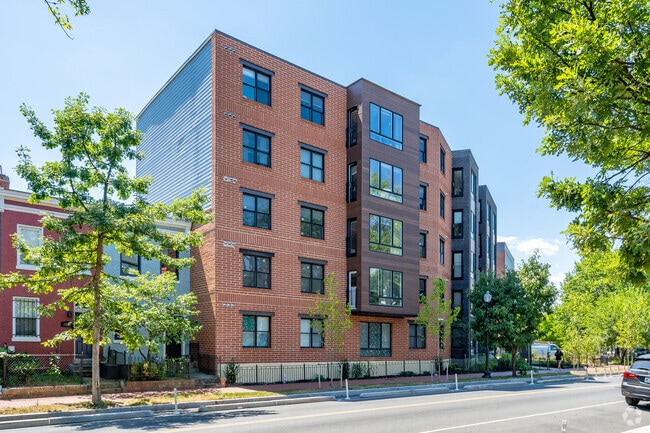 Building Photo - z_1219 THE LOTUS