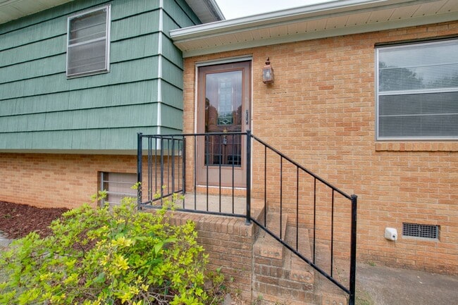 Building Photo - 3902 McCally Pl